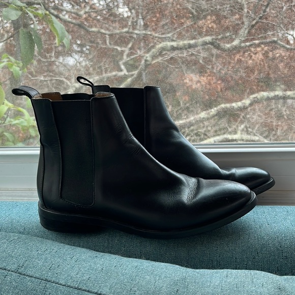 Everlane Modern Chelsea Boot - Picture 2 of 4